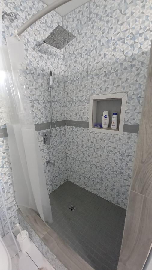 Ferienwohnung Cozy Vacation Retreat With Free Parking Roseau Exterior foto