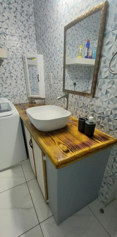 Ferienwohnung Cozy Vacation Retreat With Free Parking Roseau Exterior foto